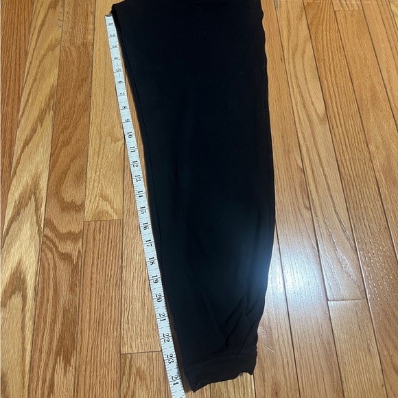 Lululemon Women’s size 4 black joggers - Picture 5 of 7